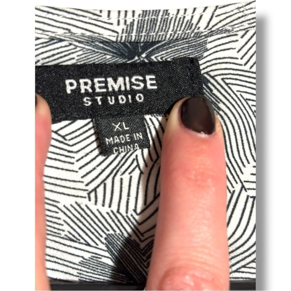 Premise Blue/Gray Floral Geometric Print High-Low 1/2 Silver Zip Front Blouse - Picture 6 of 16